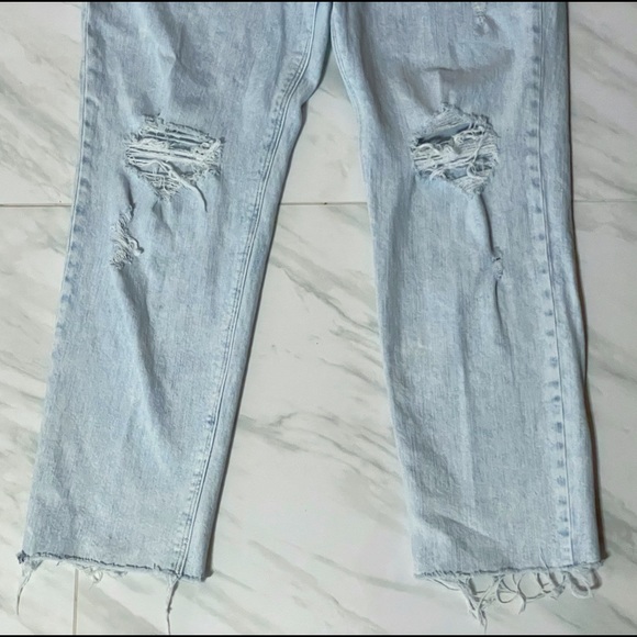 Old Navy Ripped Boyfriend Light-Wash Jeans Pants - Picture 5 of 9